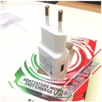 Adattatore mobile fast charge usb bianco