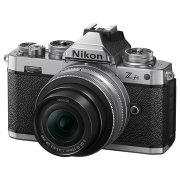 Nikon Z fc + Nikkor Z DX 16-50mm f/3.5-6.3 VR Silver + SD 64GB 667 Pro