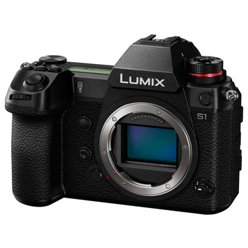Panasonic Lumix S1 + Lumix S 20-60mm f/3.5-5.6 + V-Log