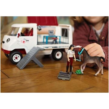 Schleich Horse Club Mobile Vet with Hanoverian Foal
