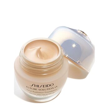 Total radiance foundation, 3 golden