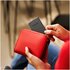 Chipolo Localizzatore Bluetooth per portafogli Nero - Funziona con l'app Apple Find My per iPhone & iPad