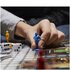 Hasbro Cluedo Classico Refresh, gioco in scatola, gioco rivisitato per 2-6 giocatori, giochi di mistero giochi investigativi, giochi per la famiglia per bambini e adulti