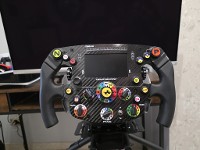 Ferrari SF1000 Edition, Volante Replica per PC, PS4, PS5, Xbox One e Series X|S,Cruscotto con Display e LED in carbonio